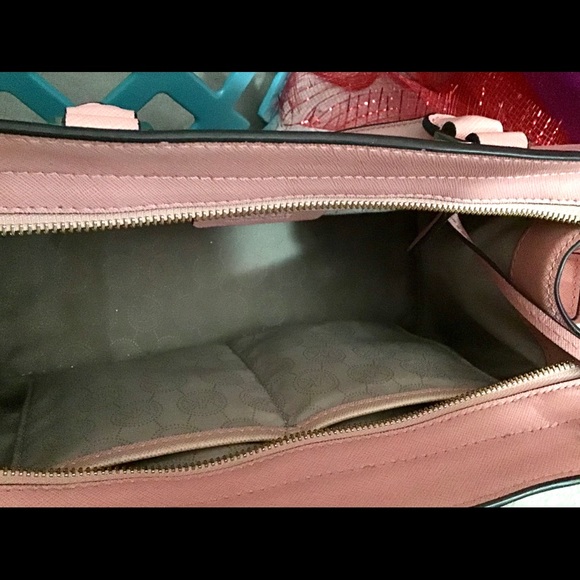 Beautiful MK purse, zipper closure, Selma - Picture 4 of 15